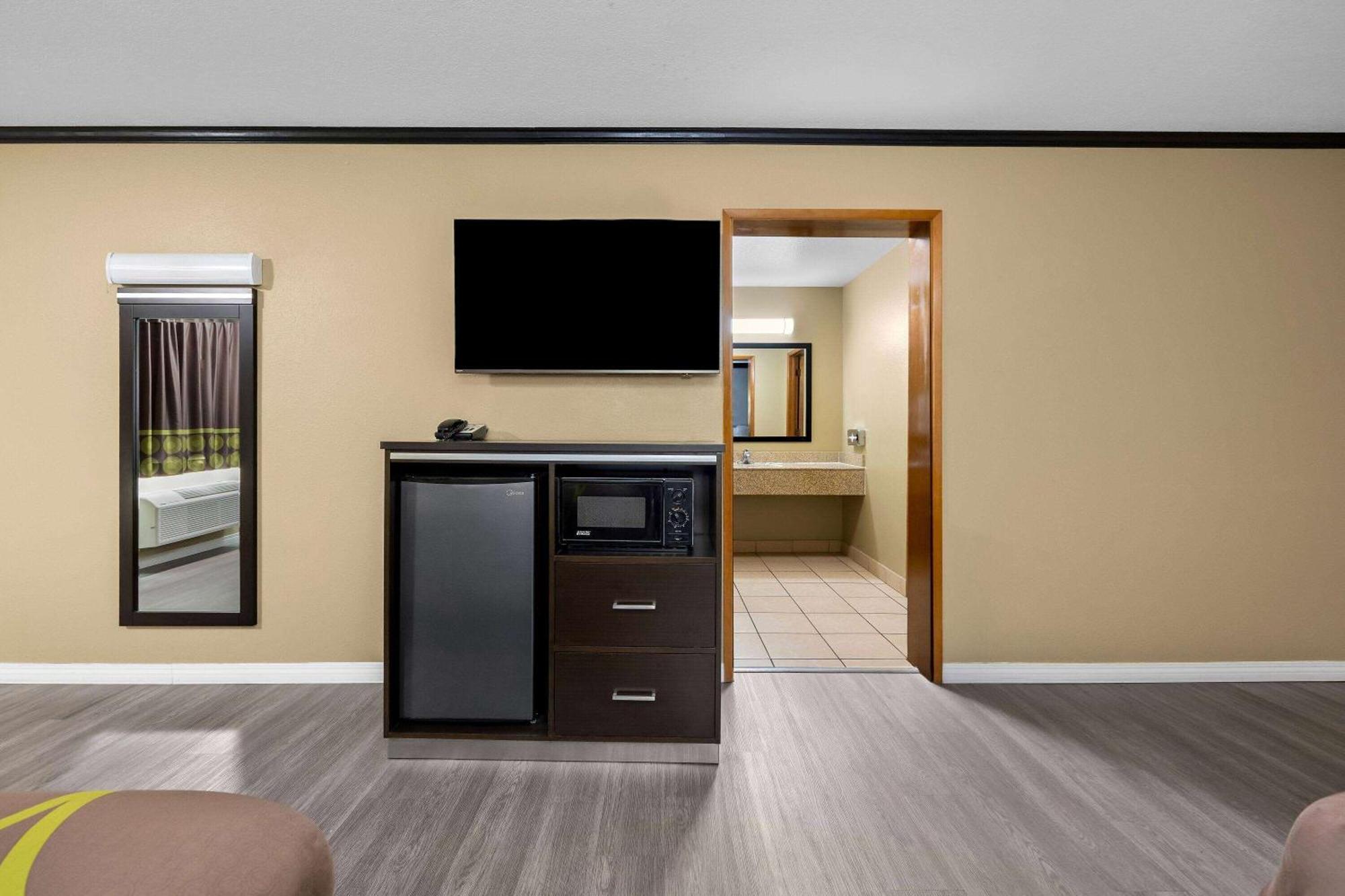Super 8 By Wyndham Crescent City Exteriér fotografie