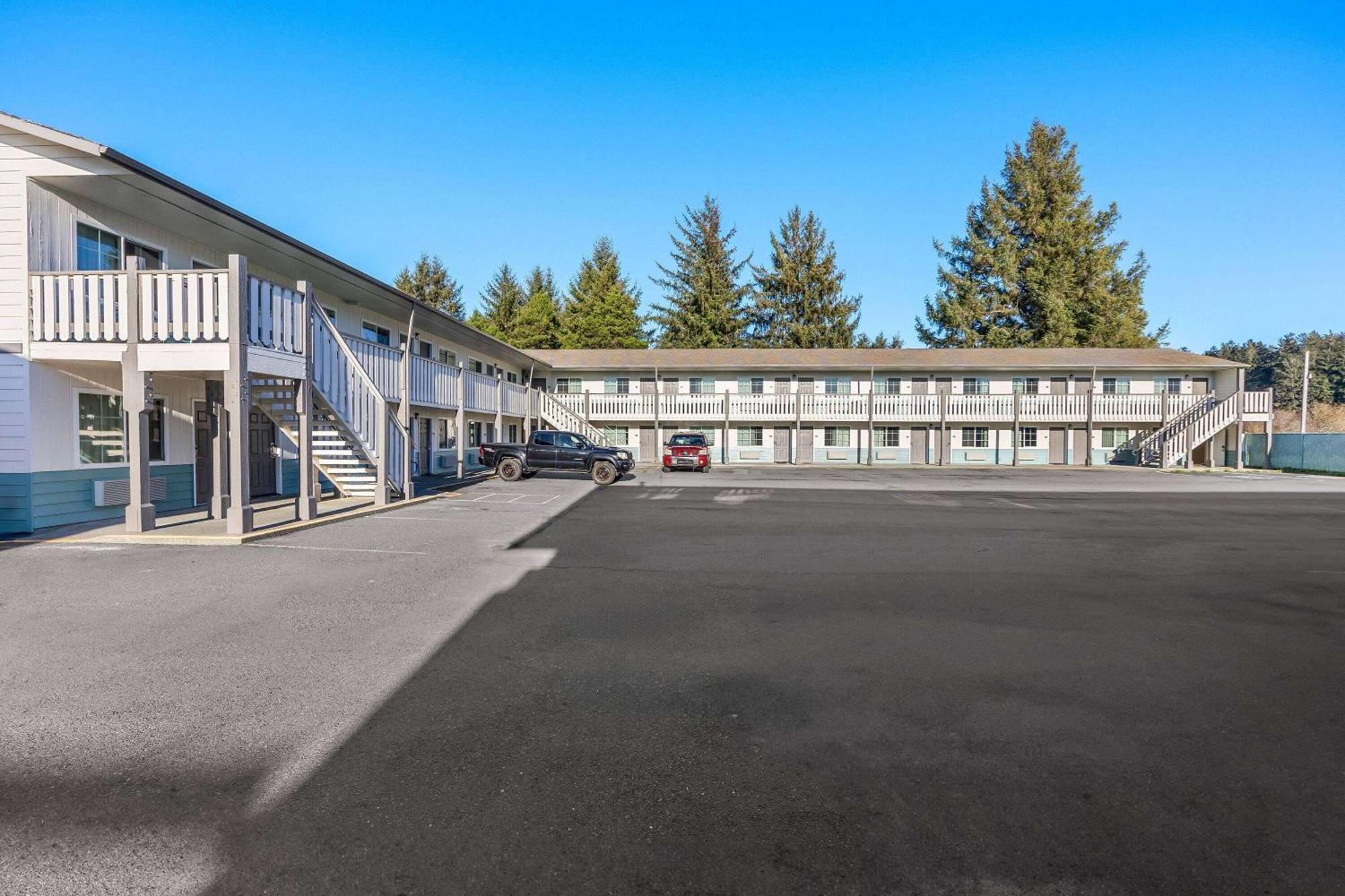 Super 8 By Wyndham Crescent City Exteriér fotografie