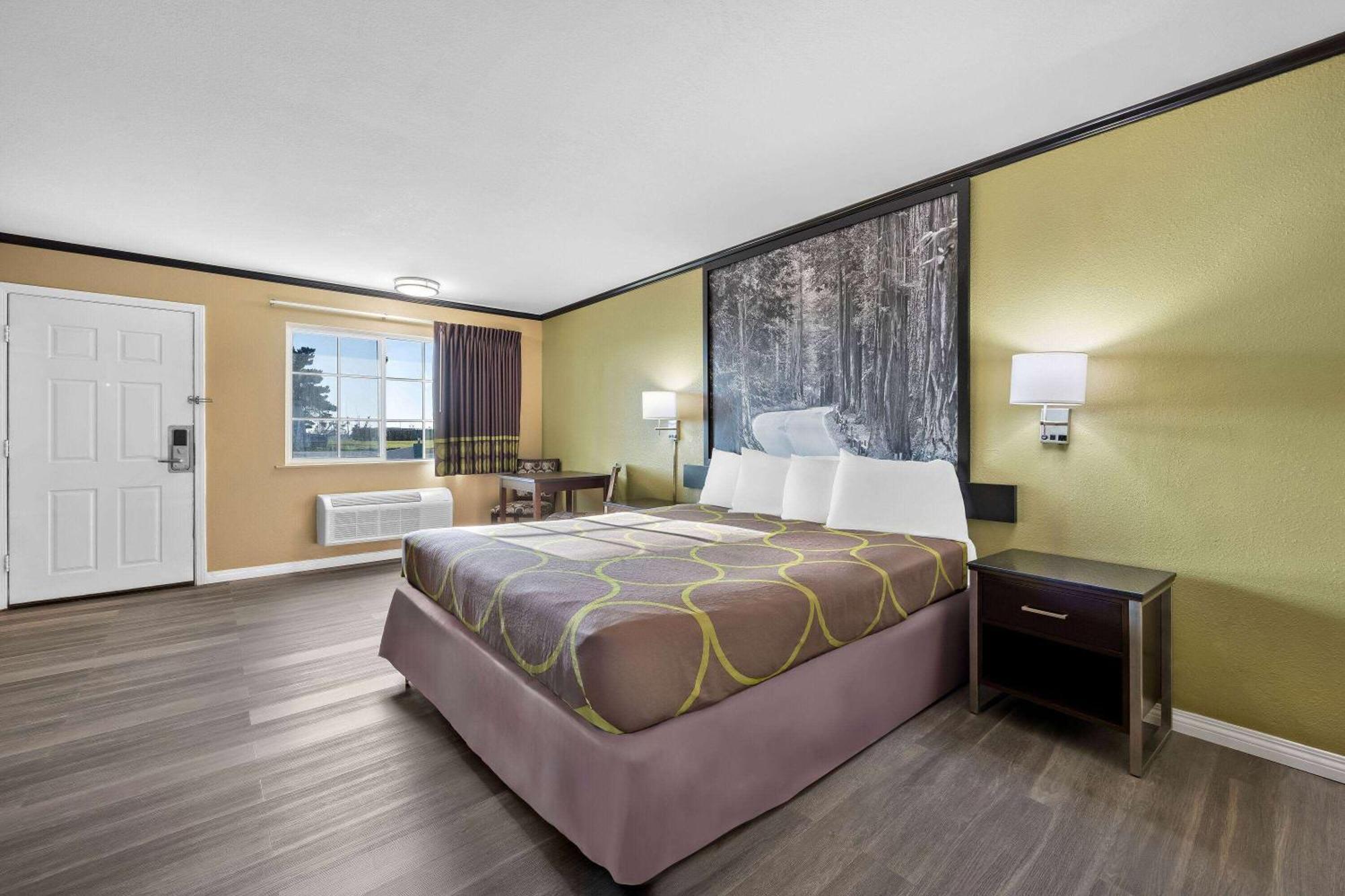 Super 8 By Wyndham Crescent City Exteriér fotografie