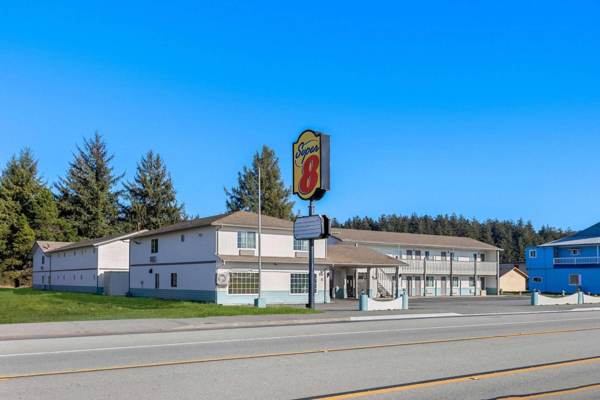 Super 8 By Wyndham Crescent City Exteriér fotografie