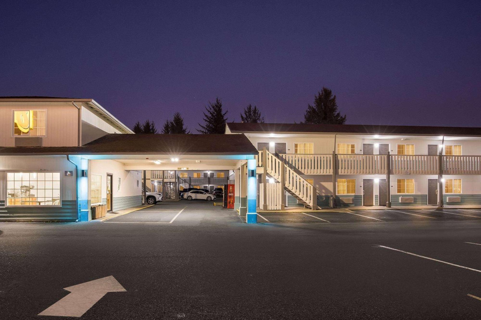 Super 8 By Wyndham Crescent City Exteriér fotografie